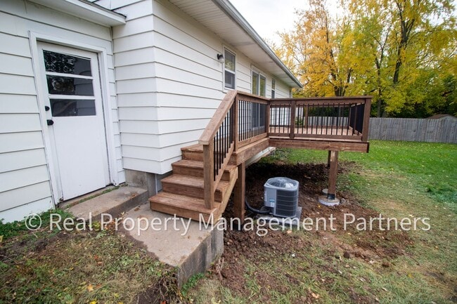 Foto del edificio - Fully Renovated 4 Bed, 2 Bath Home Near Br...