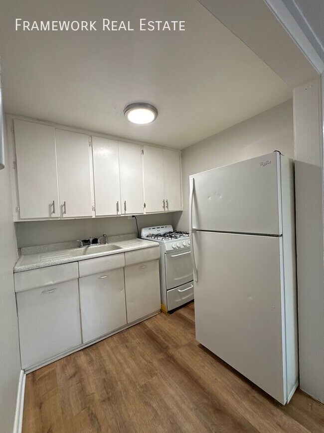 Foto del edificio - 1356 Zephyr St