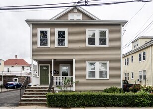 Building Photo - 137 Evans St