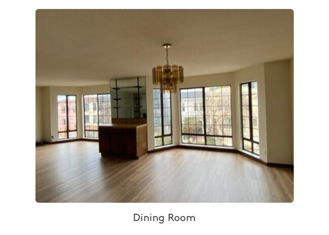 large,bright living/dining room - 6017 California St