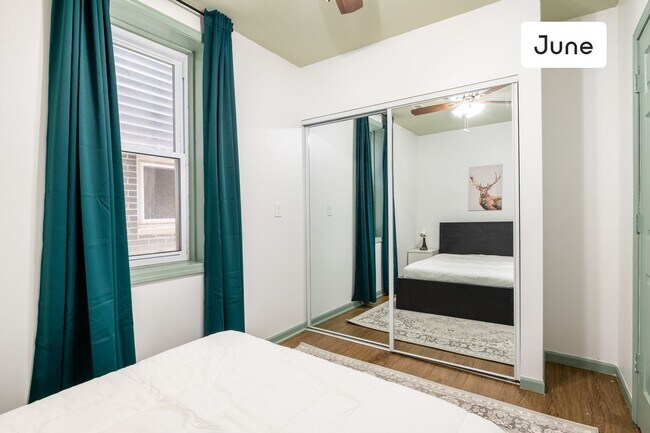 Foto del edificio - ROOM ONLY in 3-bed/1.0-bath Home