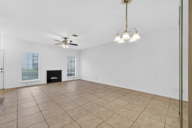 Foto del edificio - 7395 Regency Square Ct