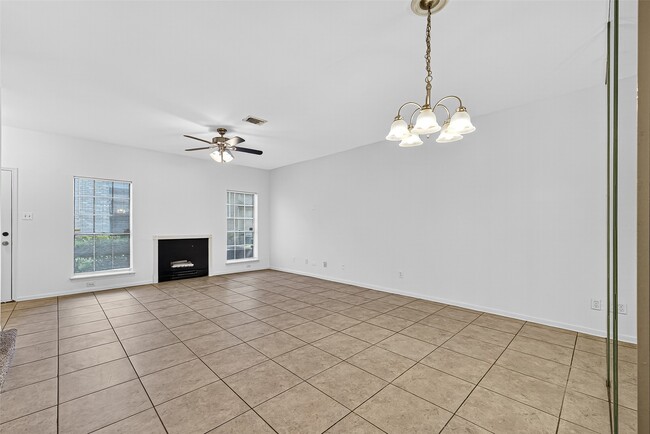 Building Photo - 7395 Regency Square Ct