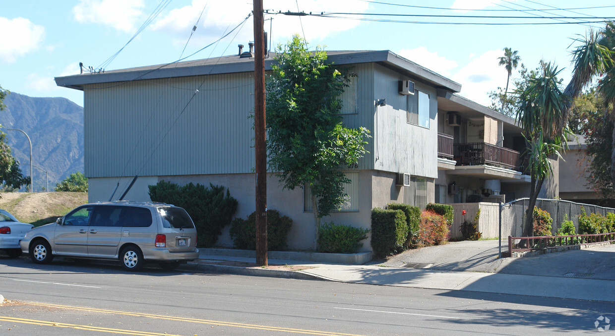 Building Photo - 276 Wilson Ave
