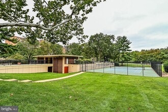 Building Photo - 1300 Army Navy Dr