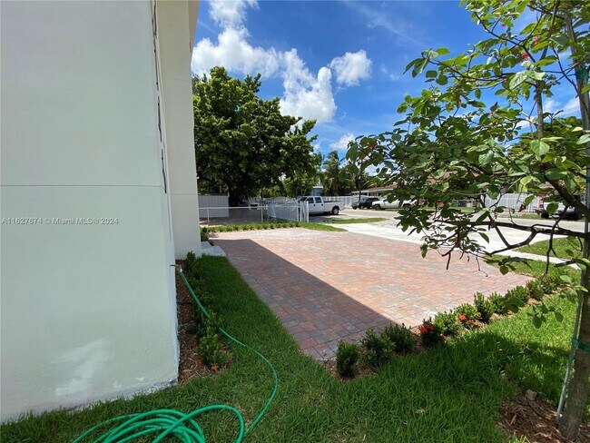 Building Photo - 3146 NW 32nd St
