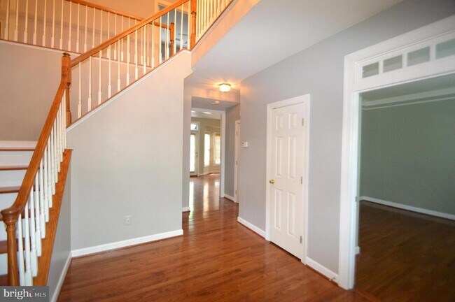 Building Photo - 43706 Mink Meadows St