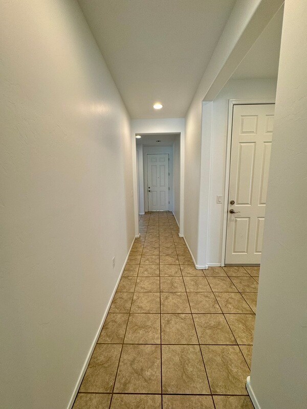 Building Photo - 6680 E Via Arroyo Azul