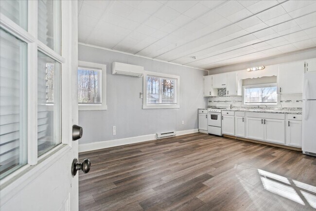Building Photo - 222 Woodhaven Rd