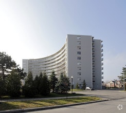 Building Photo - The Elmcrest