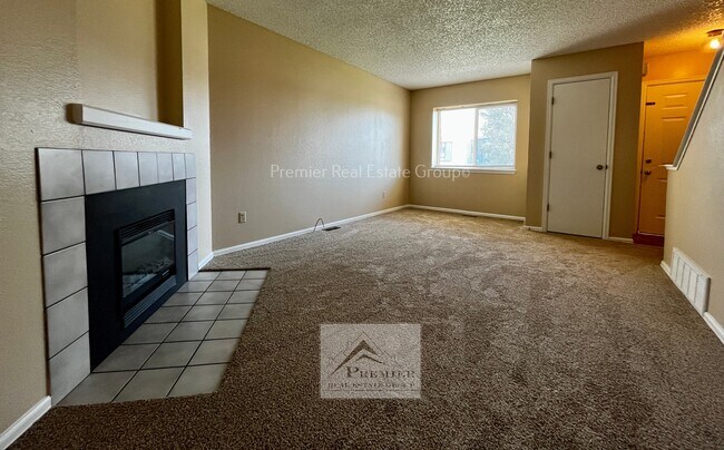 Building Photo - 505 Comanche Village Dr