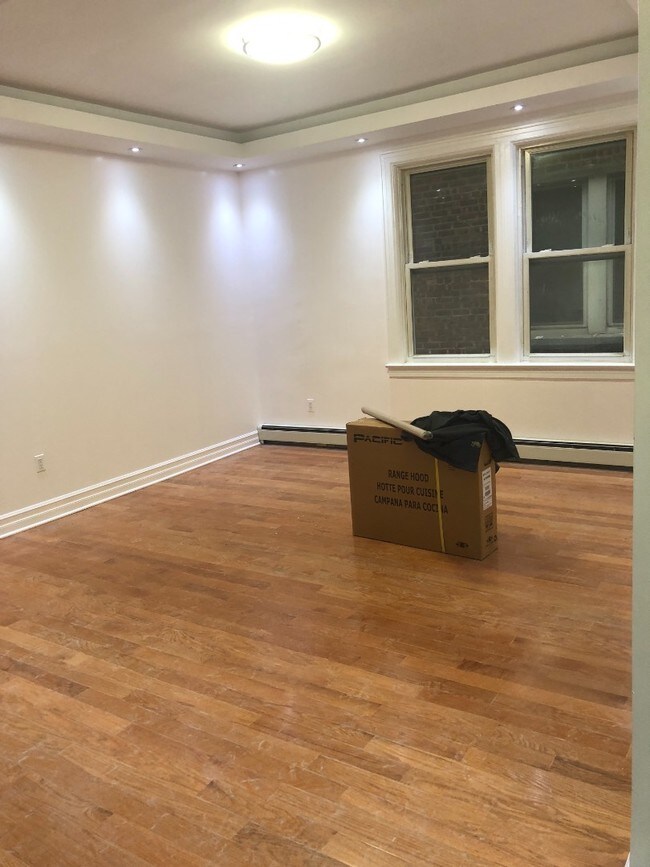 Building Photo - 3137 Sands Pl