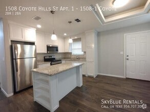 Building Photo - 1508 Coyote Hls