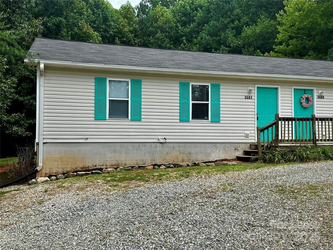 Foto principal - 5591 Wrenn Dr