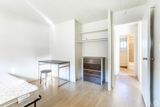 2 BR, 1 BA - First Floor with Vinyl Plank - 415 Hoover