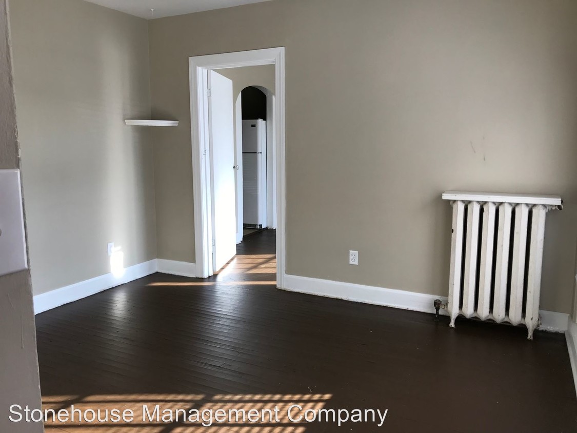 Primary Photo - 520 W 6th St