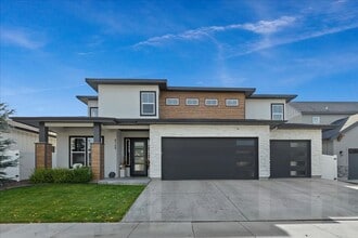 Building Photo - 8749 W Suttle Lake Dr