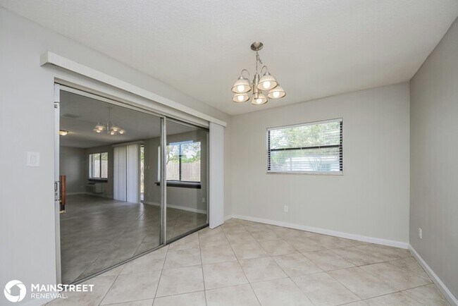 Foto del edificio - 5699 KINGSGATE DR, ORLANDO, FL 32839