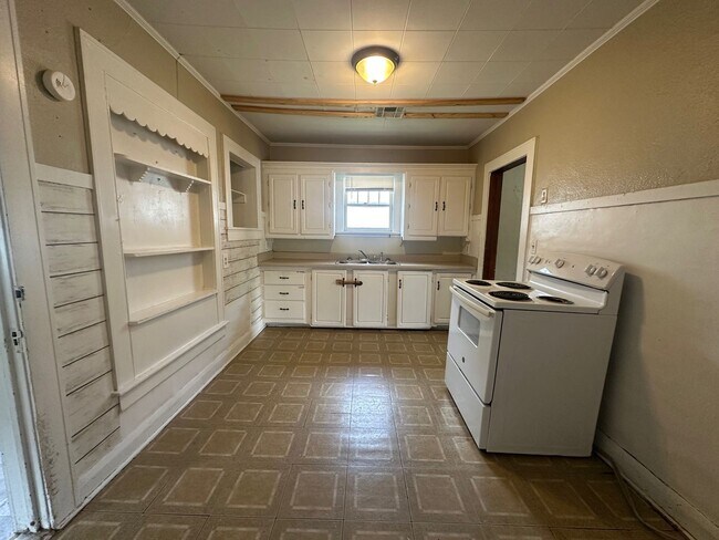 Foto del edificio - 2 bedroom and 1 bath home