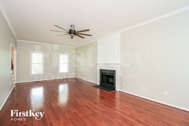 Foto del edificio - 6845 Greenbrook Dr