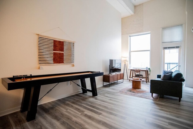 Building Photo - 50 N Illinois St