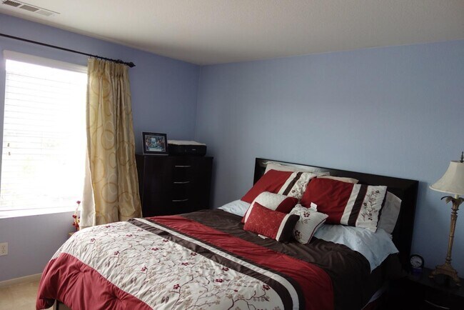 Foto del edificio - 16934 Laurel Hill Ln