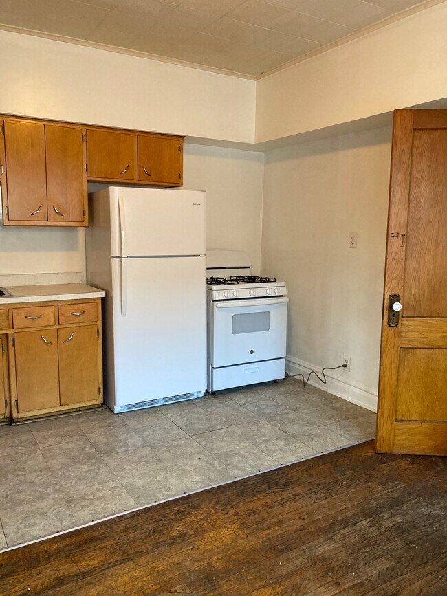 New Appliances - 2346 122nd St