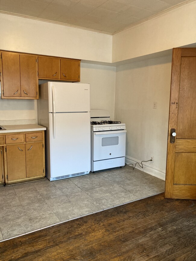 New Appliances - 2346 122nd St