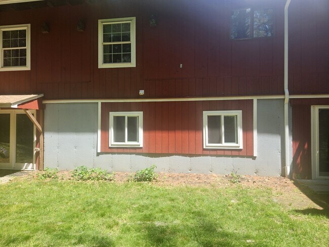 Building Photo - 230 Pleasantdale Rd