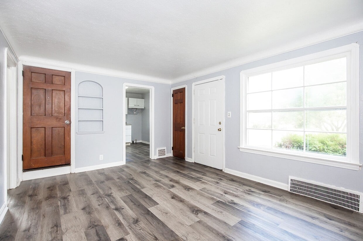 Primary Photo - 3 BED 1.5 BATH BEAUTIFUL SINGLE FAMILY HOM...