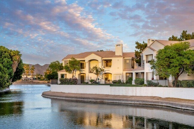Building Photo - Haven at Arrowhead