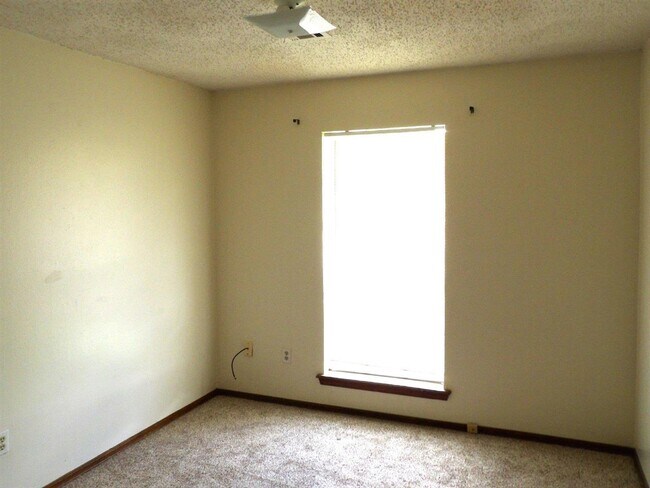 Foto del edificio - 7904 NW Terrace Hills Blvd