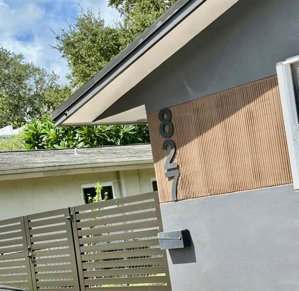 Foto del edificio - 827 SW 29th St