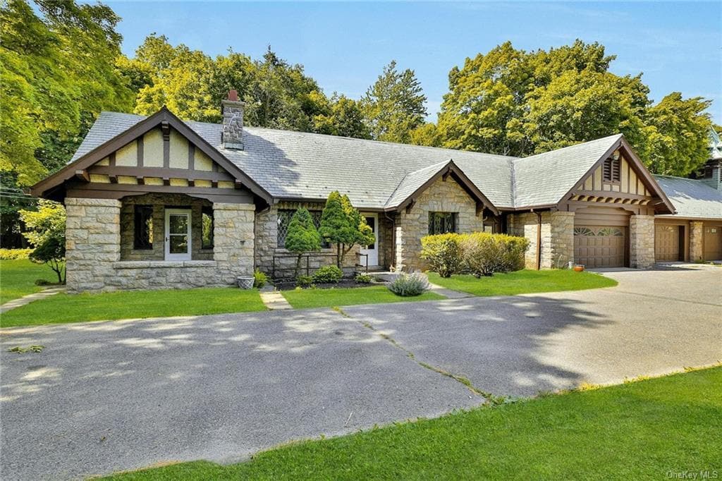 Primary Photo - 655 Bedford Rd