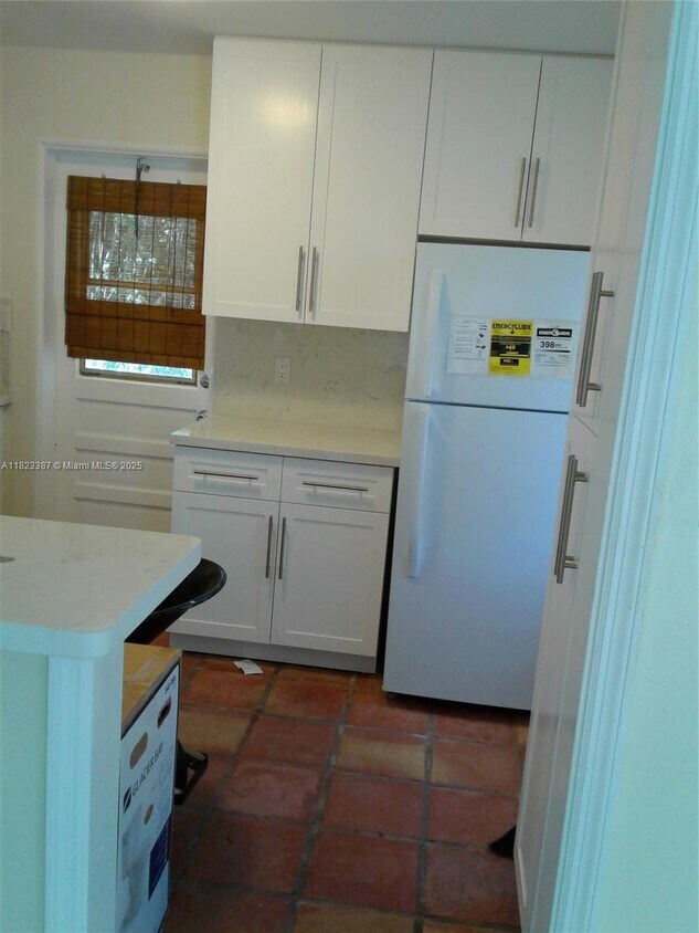 Foto del edificio - 6000 SW 76th St