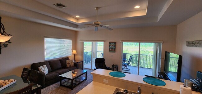 Foto del edificio - 8270 Mulligan Cir