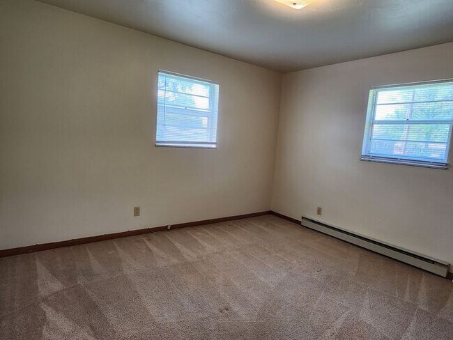 Foto del edificio - 2 Bed 1 1/2 Bath Duplex on Terre Hautes Northside