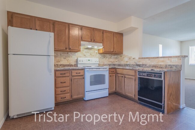 Building Photo - 3266 Vail Pass Dr