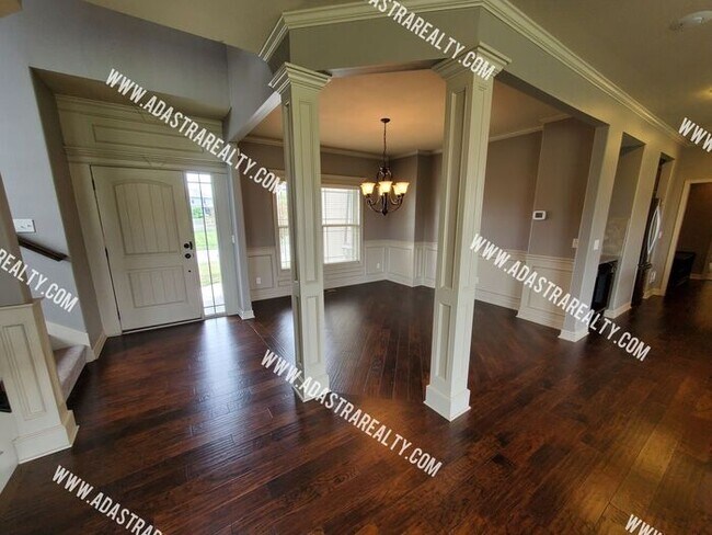 Foto del edificio - Beautiful 5 Bedroom Home in Olathe-Availab...