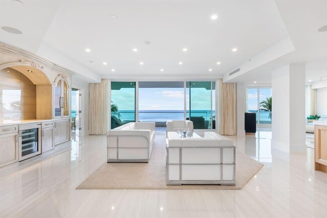 Building Photo - 2494 S Ocean Blvd