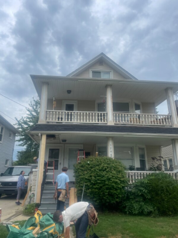 1290 Warren Rd Unit B, Lakewood, OH 44107 Room for Rent in Lakewood