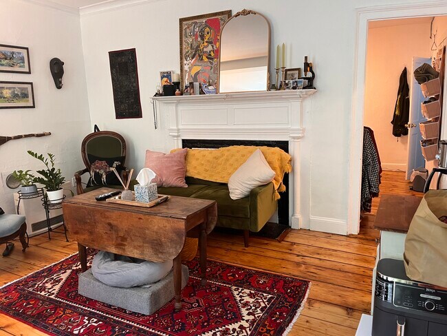 Living room - 74 John St
