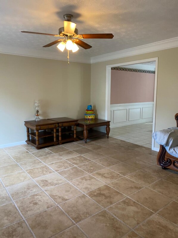 Foto del edificio - 1400 Elm Creek Ln NW