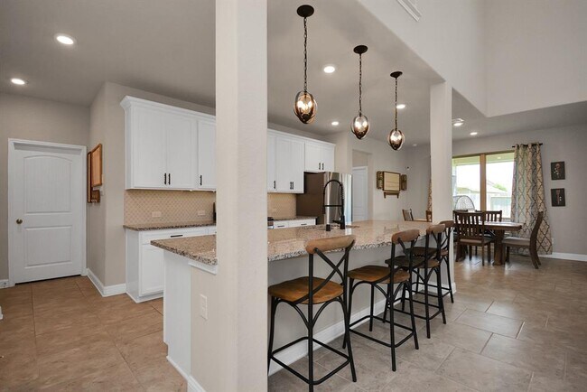 Building Photo - 7215 Water Glen Ln