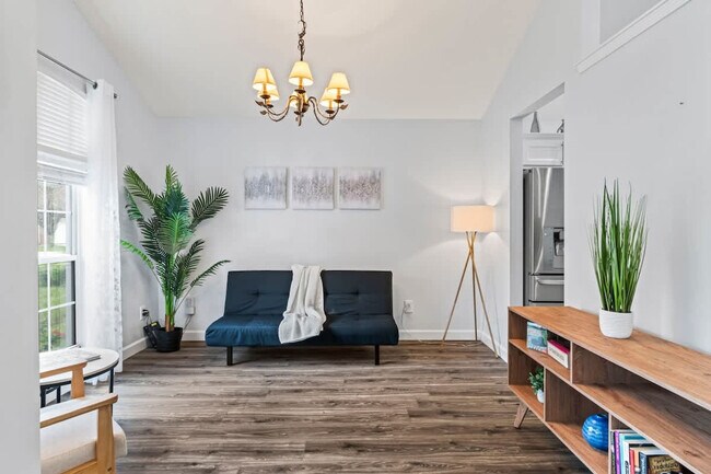 Foto del edificio - 1651 Hawkins Cove Dr W