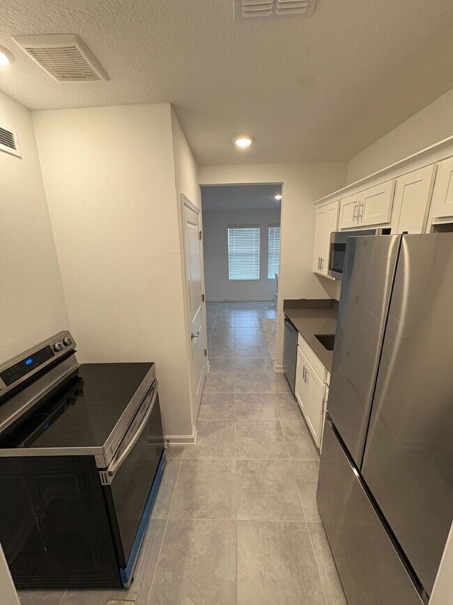 Building Photo - "Cozy 1-Bedroom Retreat in Clermont – Your Perfect Home Awaits on Shavasana Road!"