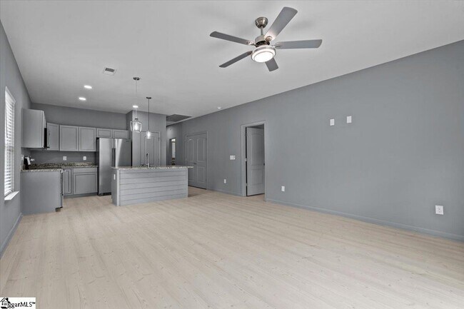 Building Photo - 404 Fairfield Rd