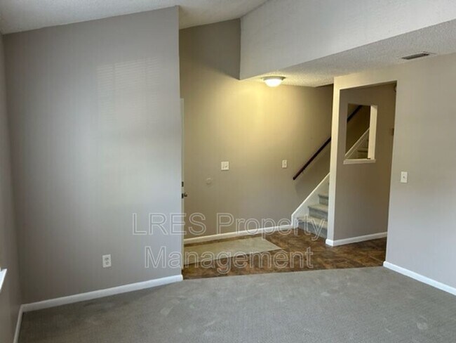 Foto del edificio - 816 W 25th St