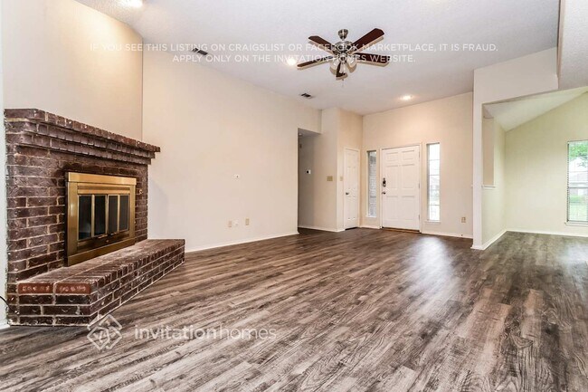 Building Photo - 2600 Trumpet Dr