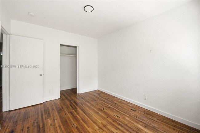 Foto del edificio - 101 NW 74th St
